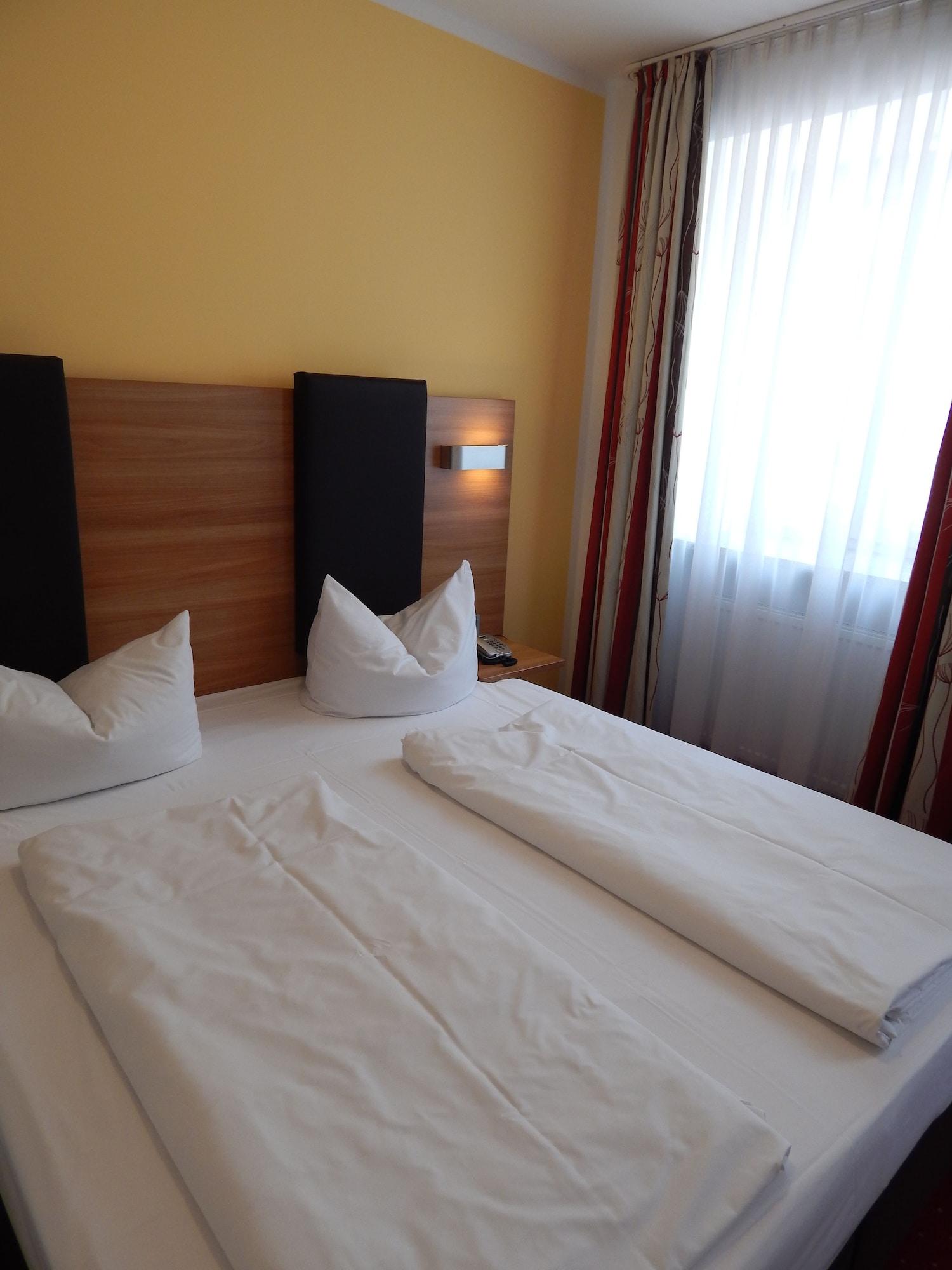 Andra Hotel